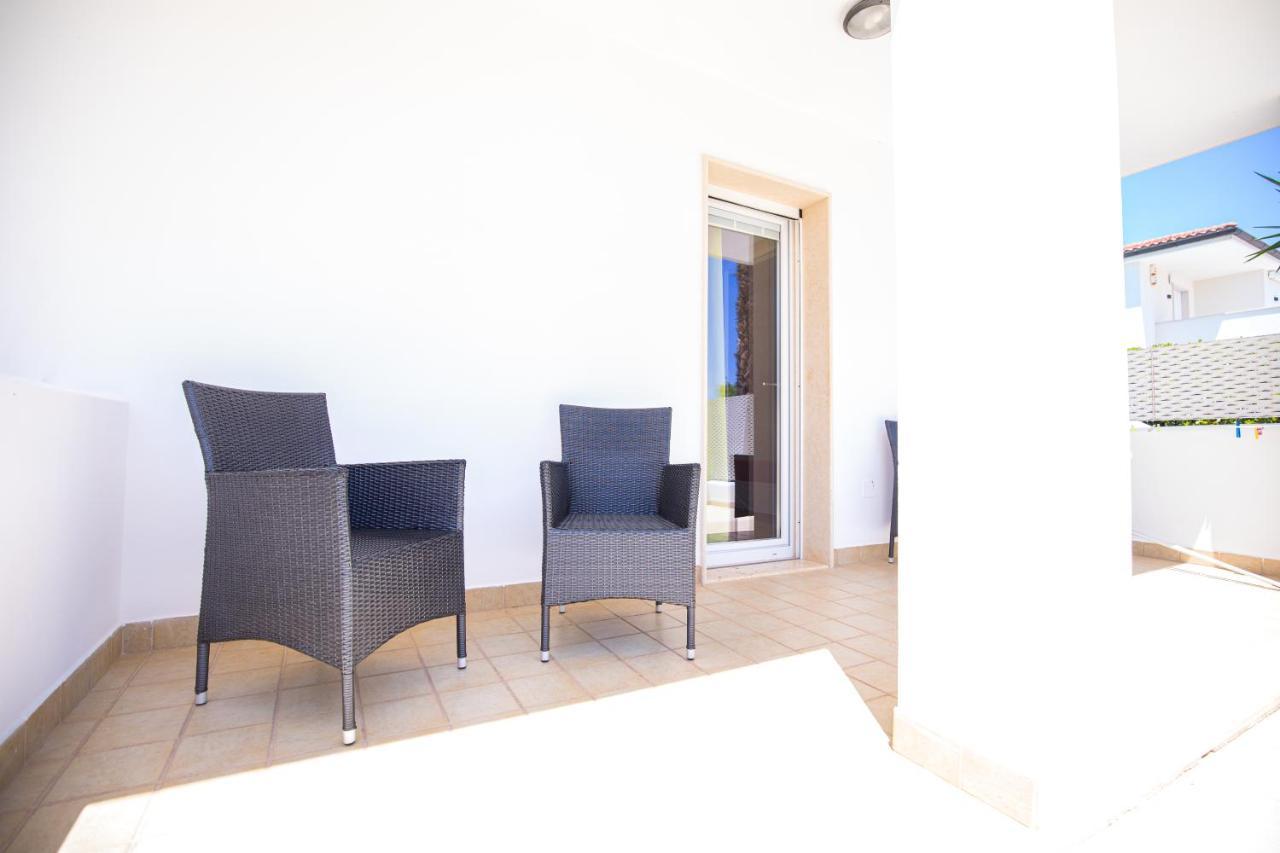 Donnosanto Residence Torre Santa Sabina Ngoại thất bức ảnh