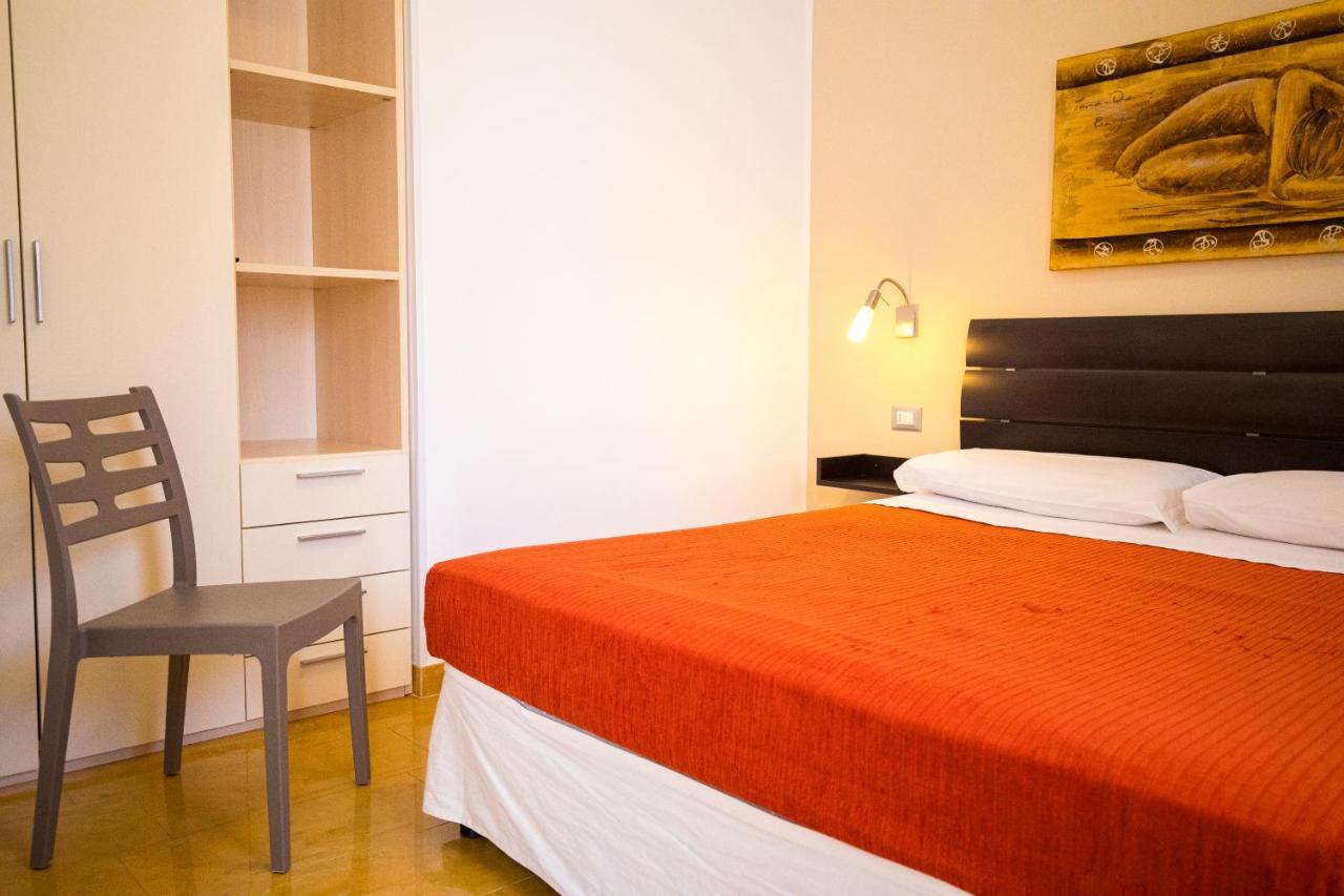 Donnosanto Residence Torre Santa Sabina Ngoại thất bức ảnh