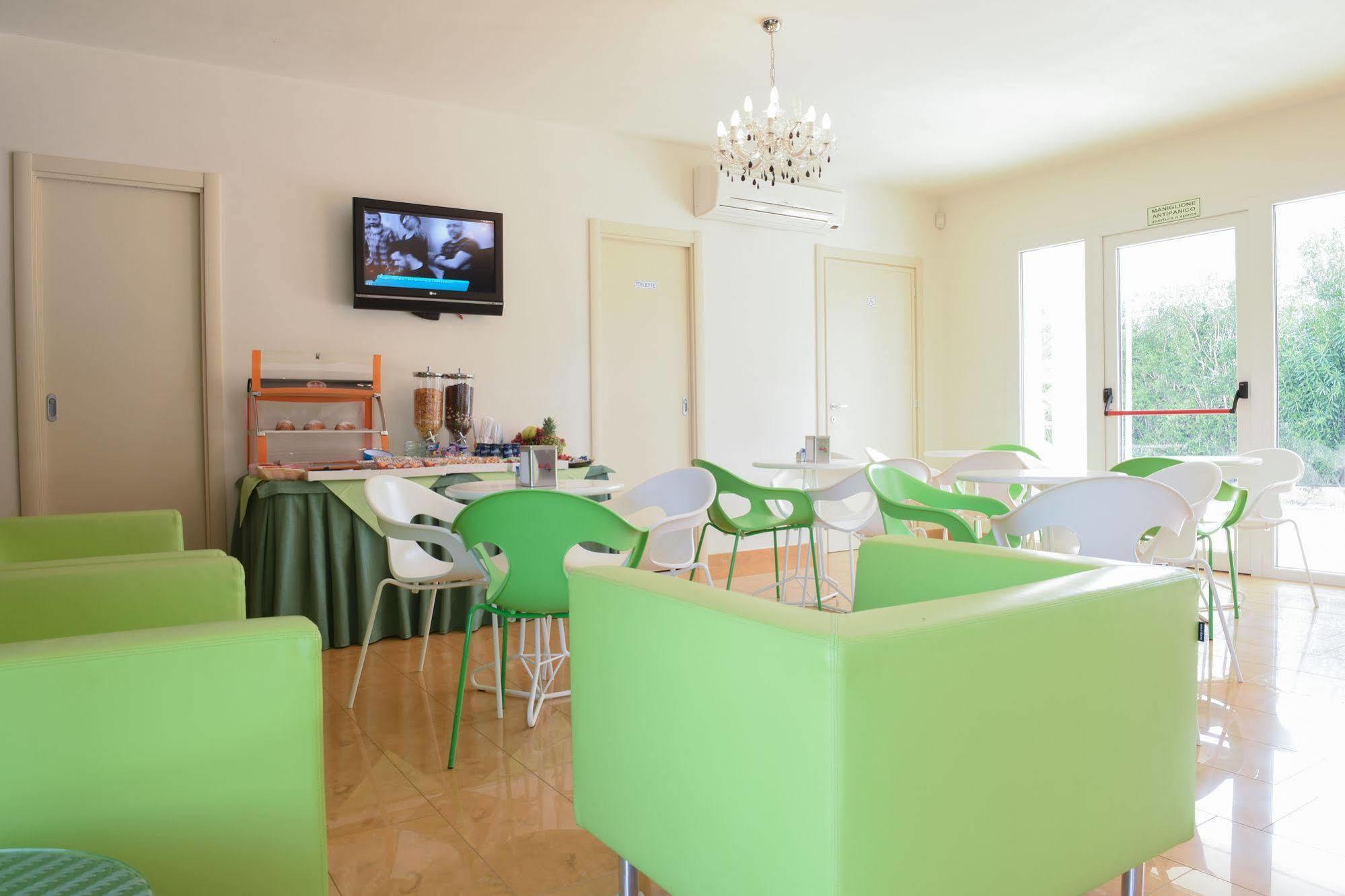 Donnosanto Residence Torre Santa Sabina Ngoại thất bức ảnh