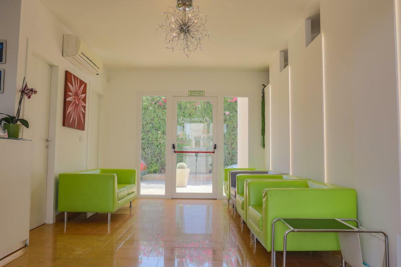 Donnosanto Residence Torre Santa Sabina Ngoại thất bức ảnh